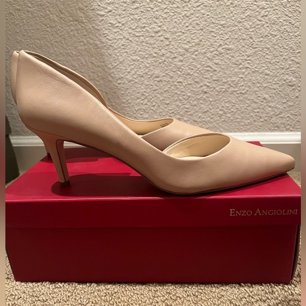 Enzo Angiolini light latte (nude/cream/tan) pumps.